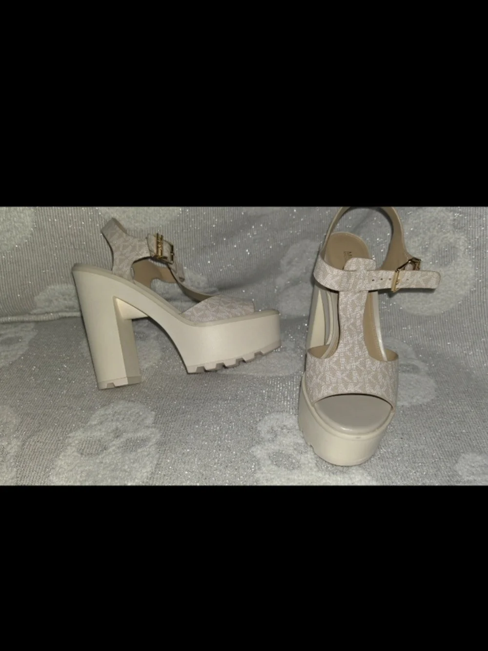 *Like New*Michael Kors Cream Logo Platform Slingback Sandals